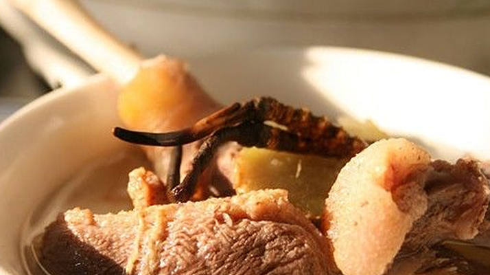 冬蟲夏草燉鮮鮑湯:滋補(bǔ)珍饈的精心烹制