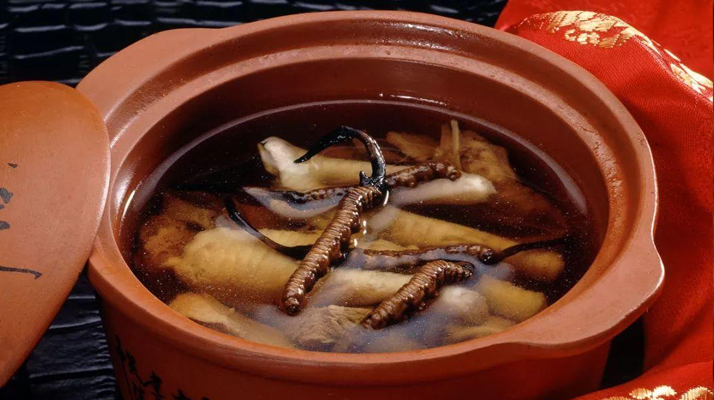 糖尿病可服用冬蟲夏草嗎？科學(xué)解析其調(diào)理價值與注意事項(xiàng)