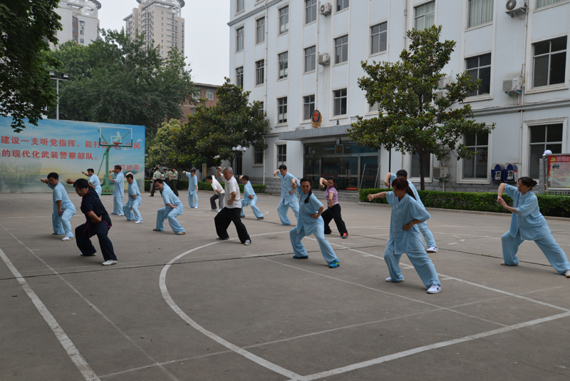 聘請陳式太極拳知名教練教學，開展太極拳興趣小組活動。