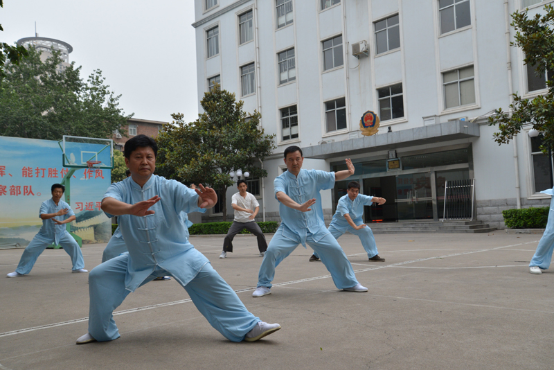 聘請陳式太極拳知名教練教學，開展太極拳興趣小組活動。